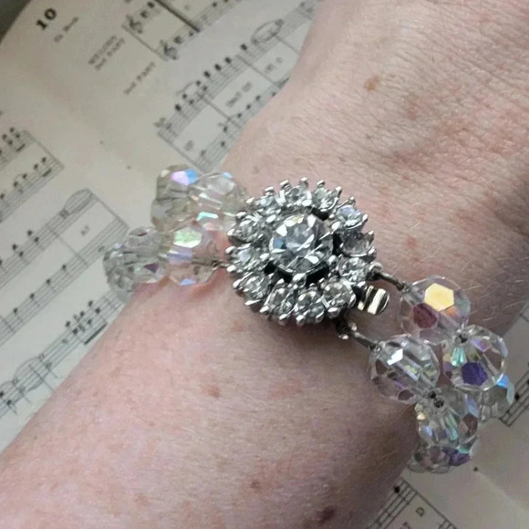 Elegant Crystal Beaded Necklace - Picture 7 of 14